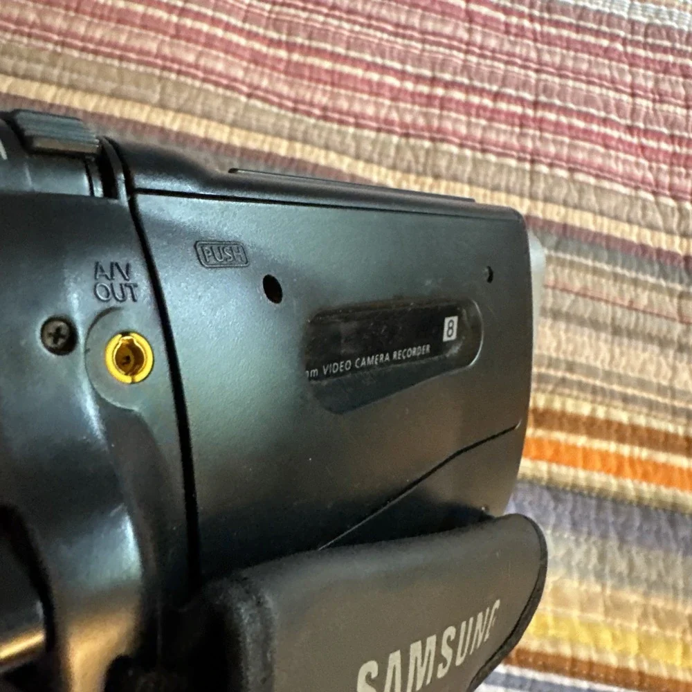 Samsung SCA30 Video Camera Recorder 8mm Player Camcorder UNTESTED No Charger